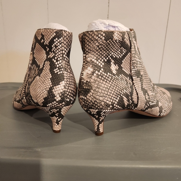 Snakeskin print booties - Picture 2 of 4